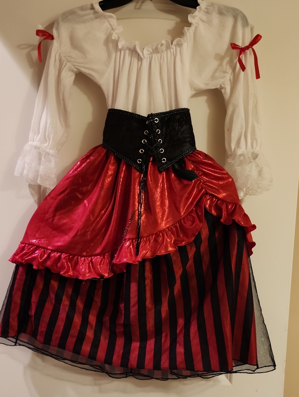 Girls Pirate Wench Halloween Costume Set Size Small 4 Tricorn Hat Hook